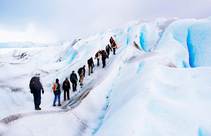 冰川徒步.jpg