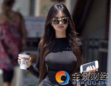 巨乳肥臀!女模整成真人芭比 男友系真人版芭比“肯”