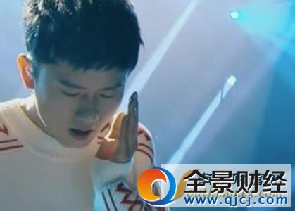 張杰唱歌崩潰落淚 網友:難道是因為謝娜將離開快本心疼張杰藍瘦香菇