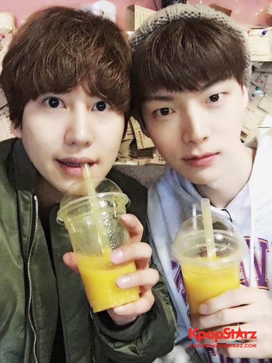 ���t,�����t